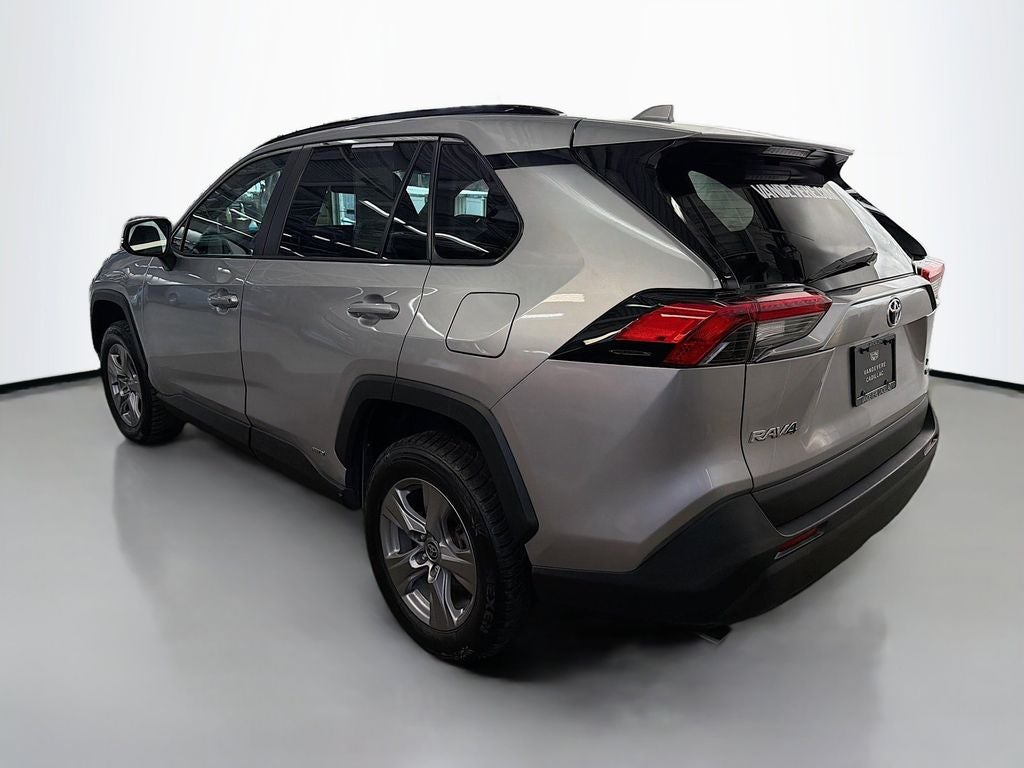 2022 Toyota RAV4 Hybrid XLE