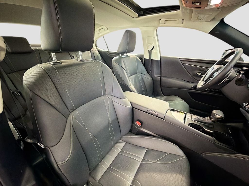 2024 Lexus ES 300h Luxury