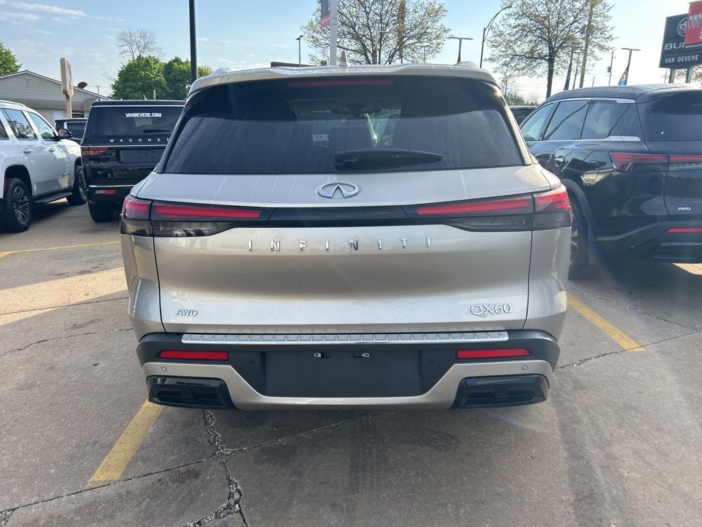 2023 INFINITI QX60 LUXE