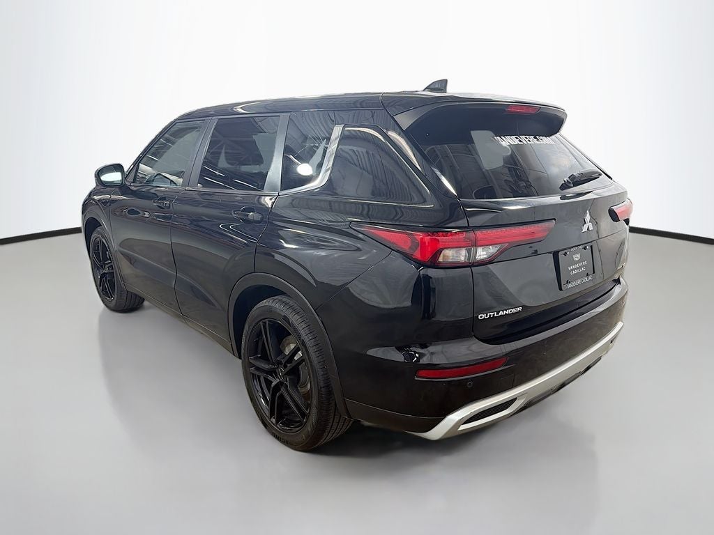 2024 Mitsubishi Outlander SE