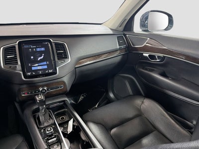 2019 Volvo XC90 T6 Momentum