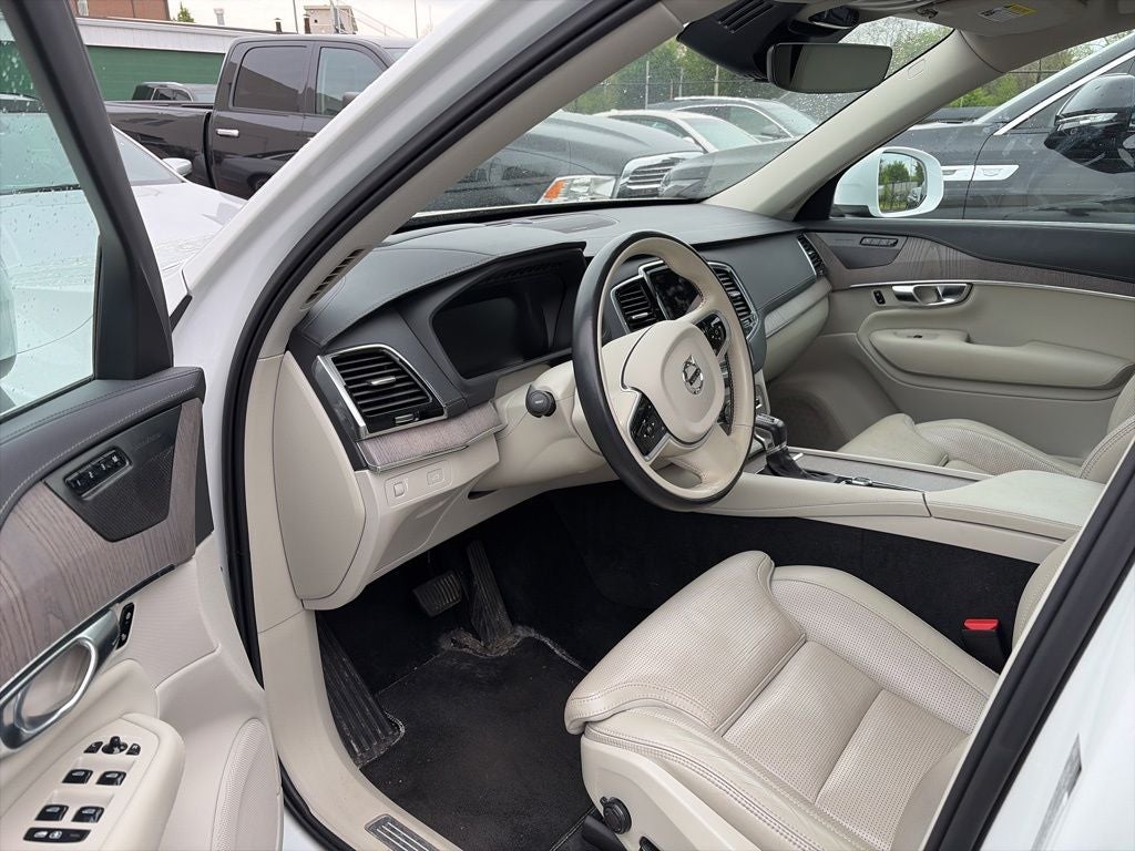 2022 Volvo XC90 T6 Inscription